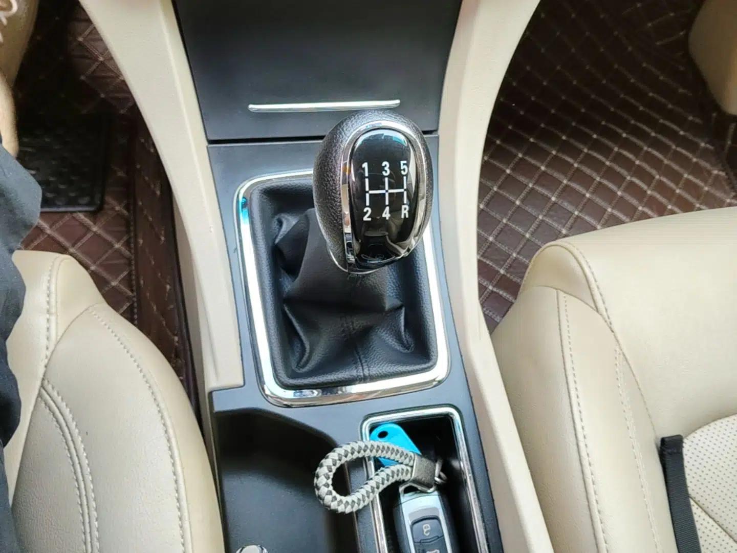 Geely Auto Emgrand 2017 Sedan Million Edition 1.5L Manual Luxury Model — миниатюра 16