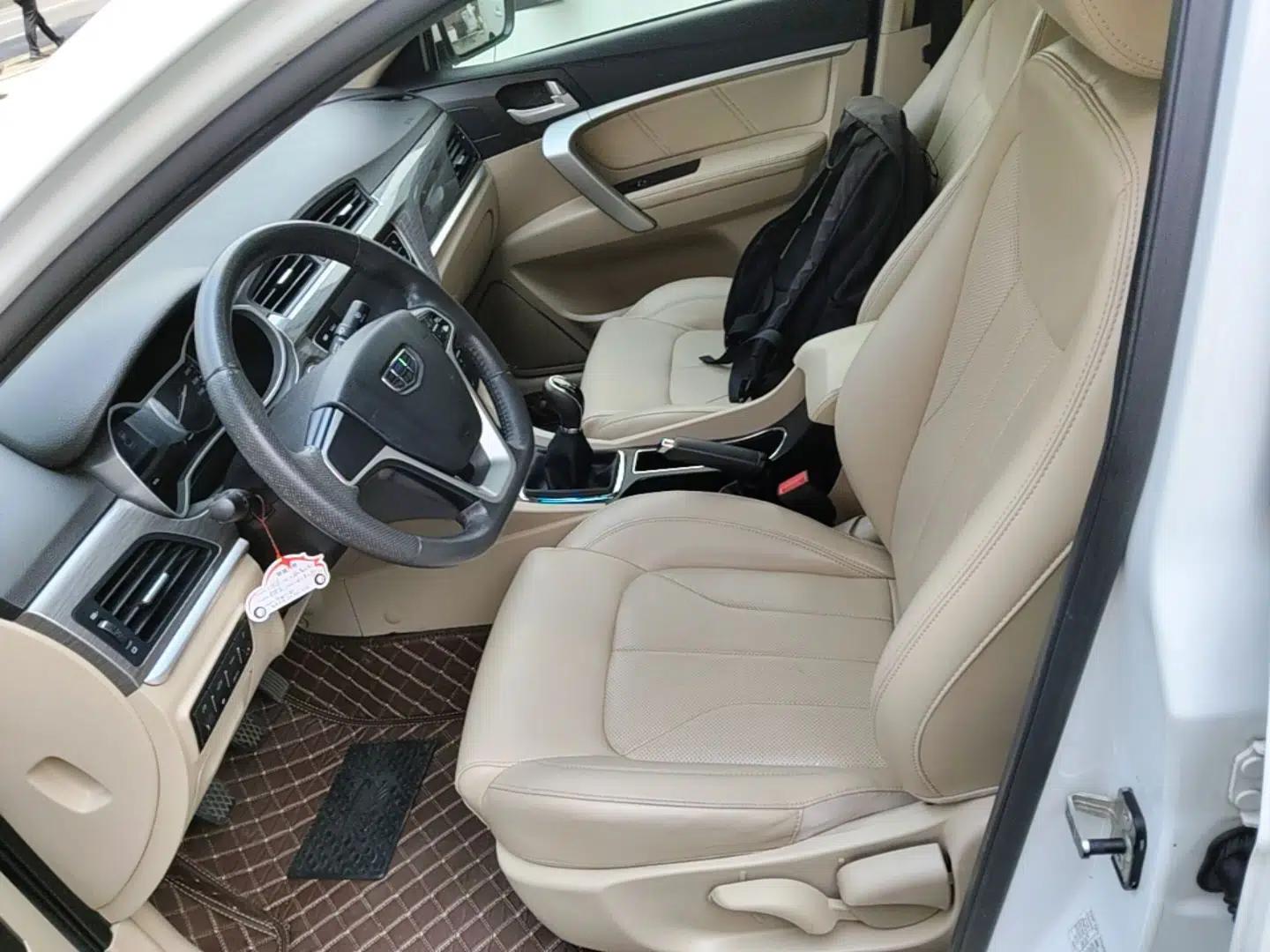 Geely Auto Emgrand 2017 Sedan Million Edition 1.5L Manual Luxury Model — миниатюра 17