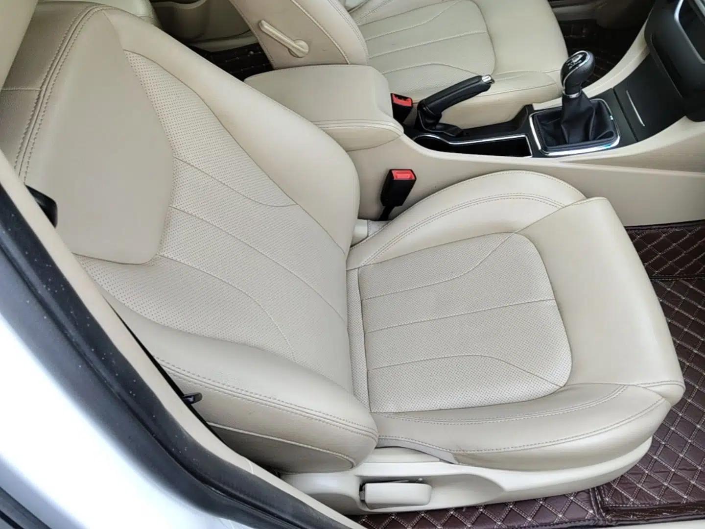 Geely Auto Emgrand 2017 Sedan Million Edition 1.5L Manual Luxury Model — миниатюра 19