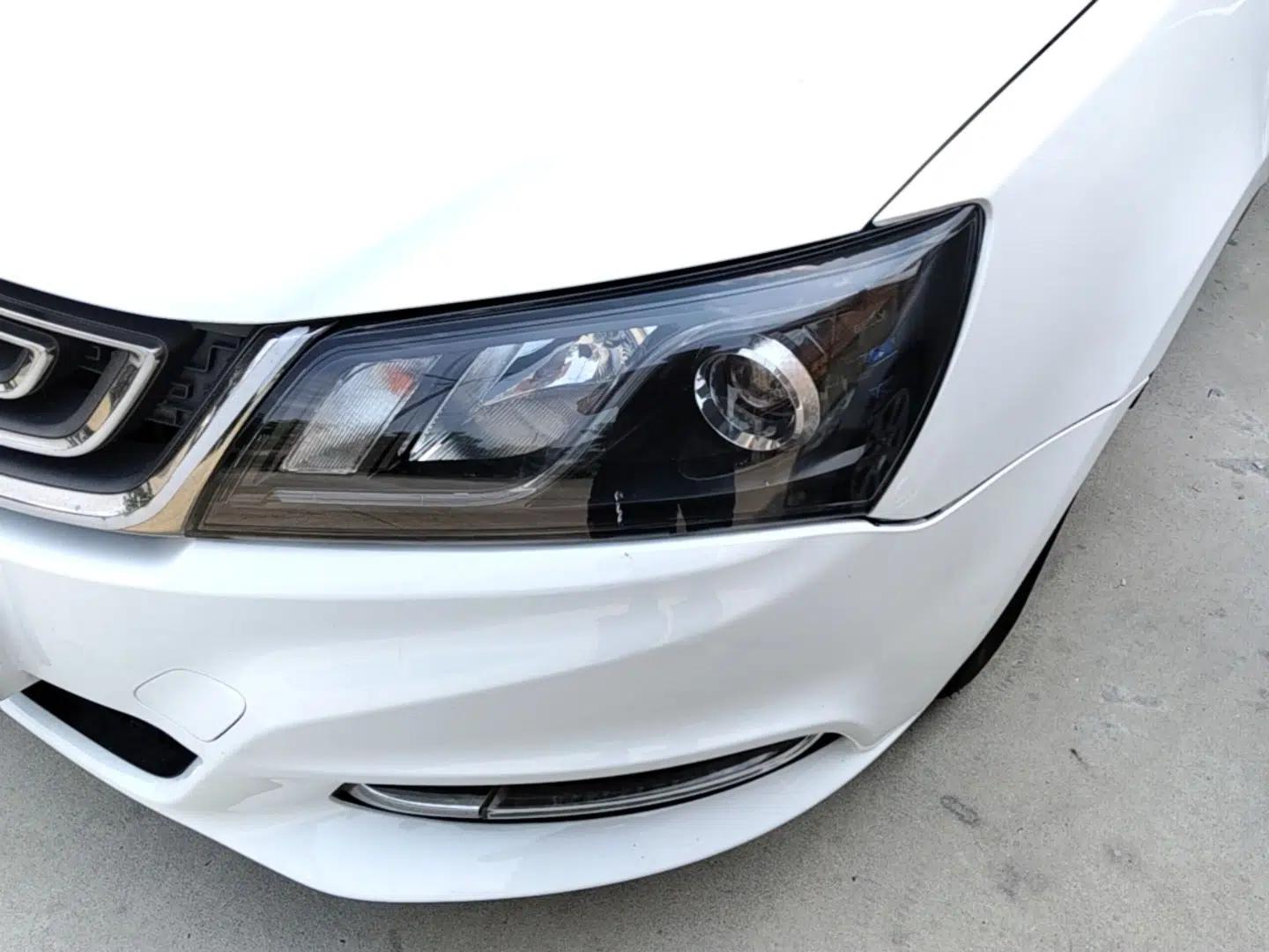 Geely Auto Emgrand 2017 Sedan Million Edition 1.5L Manual Luxury Model — миниатюра 8