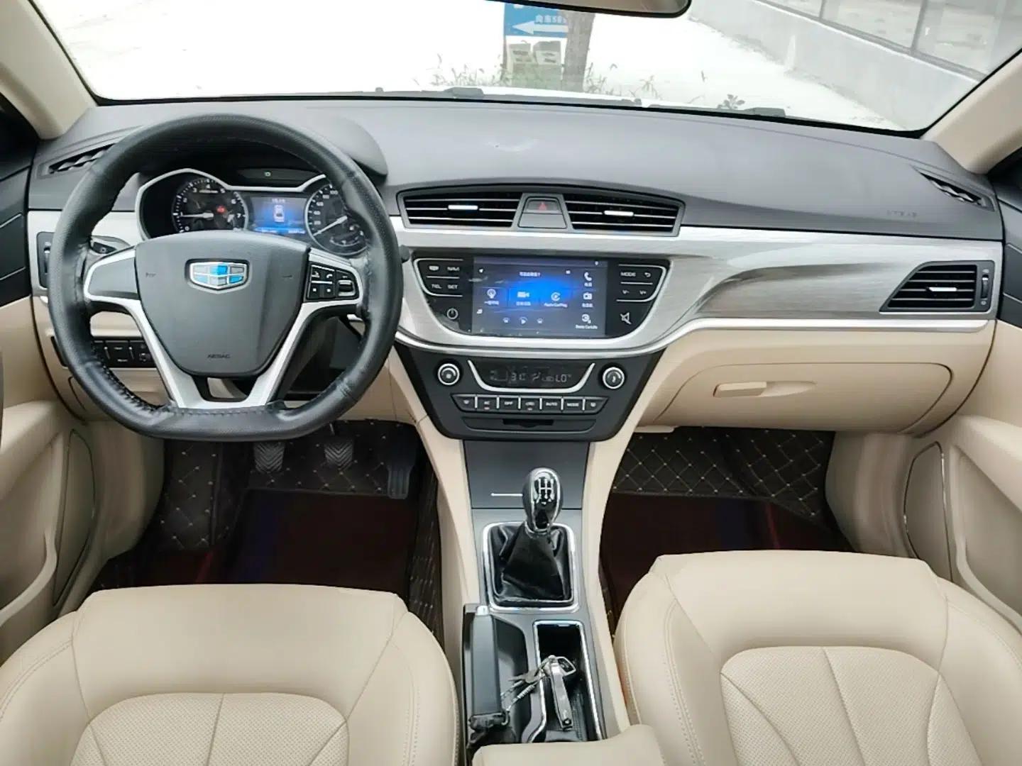 Geely Auto Emgrand 2017 Sedan Million Edition 1.5L Manual Luxury Model — миниатюра 12