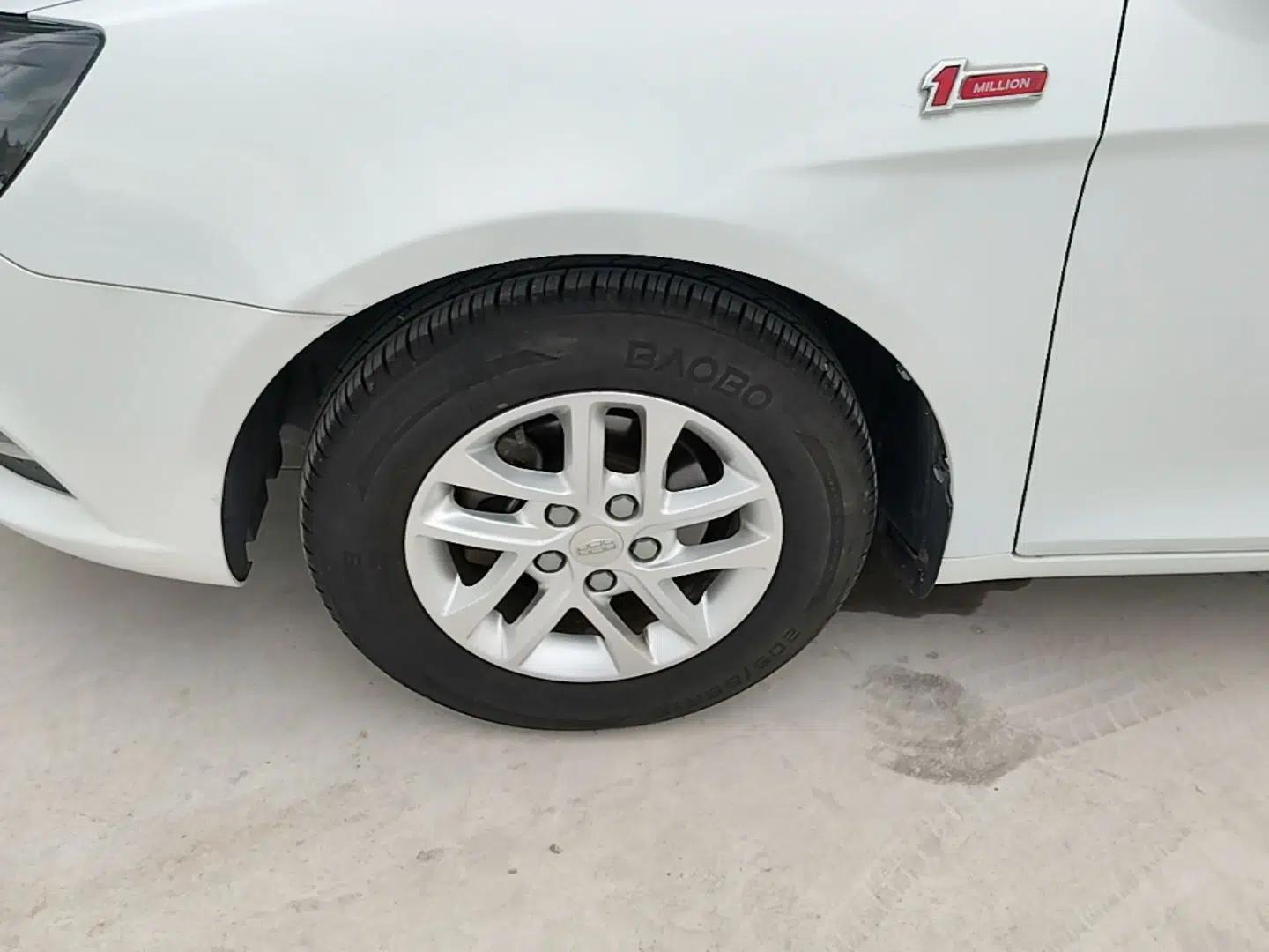 Geely Auto Emgrand 2017 Sedan Million Edition 1.5L Manual Luxury Model — миниатюра 10