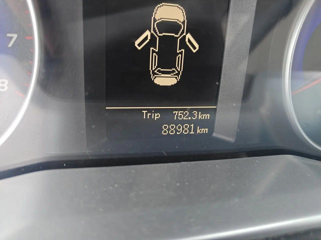 Geely Auto Emgrand 2014 Sedan 1.5L Manual Elite Model — миниатюра 12