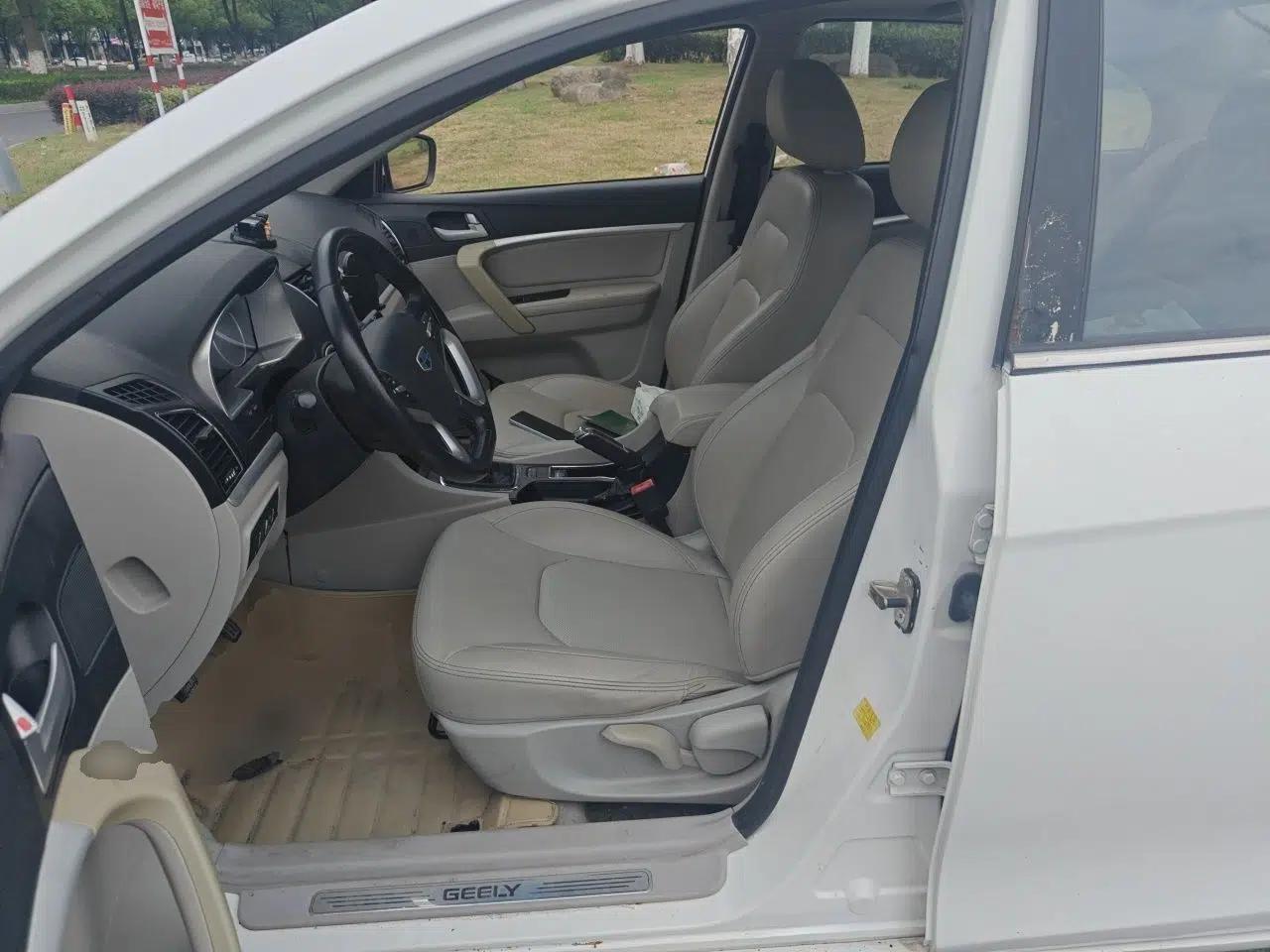 Geely Auto Emgrand 2014 Sedan 1.5L Manual Elite Model — миниатюра 15