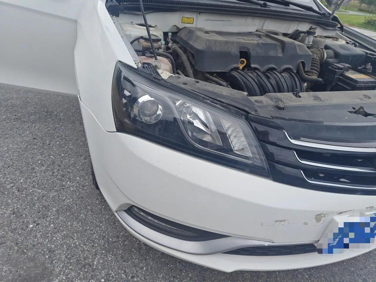 Geely Auto Emgrand 2014 Sedan 1.5L Manual Elite Model — миниатюра 7