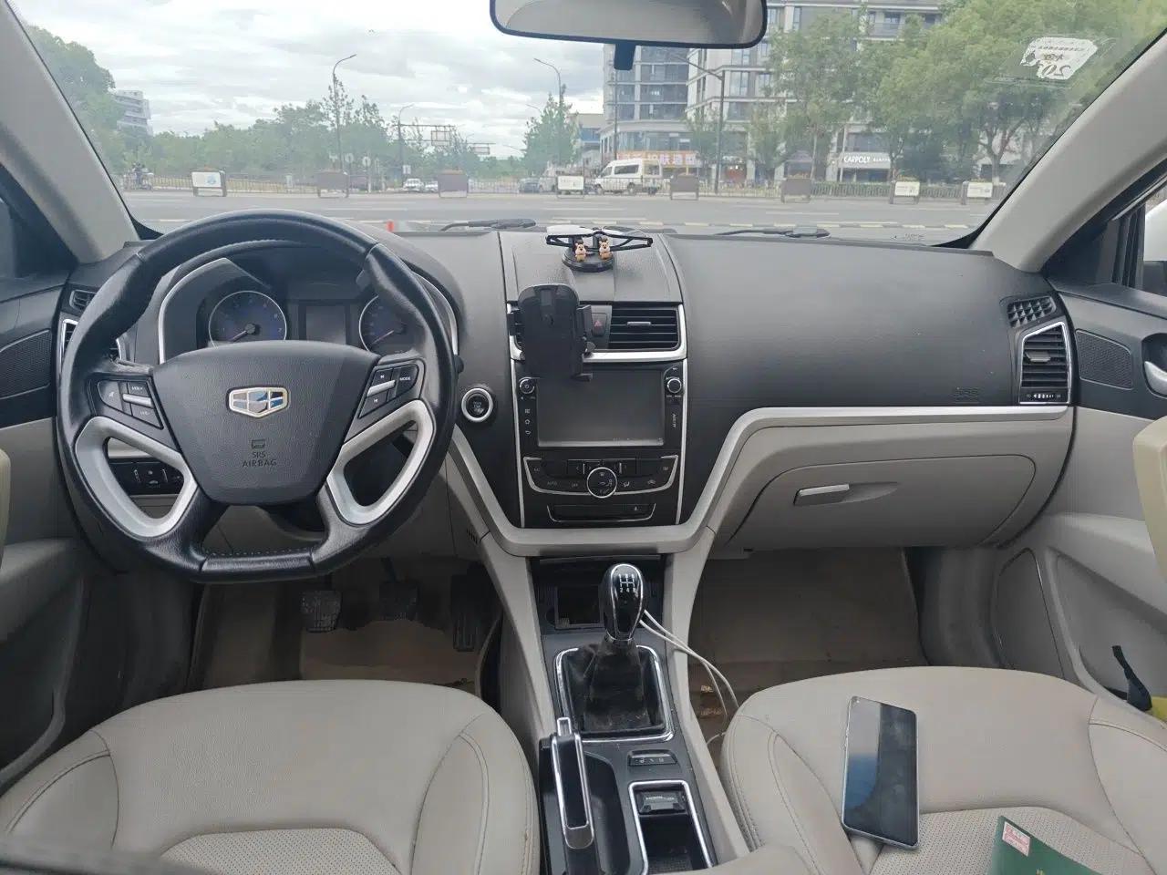 Geely Auto Emgrand 2014 Sedan 1.5L Manual Elite Model — миниатюра 9