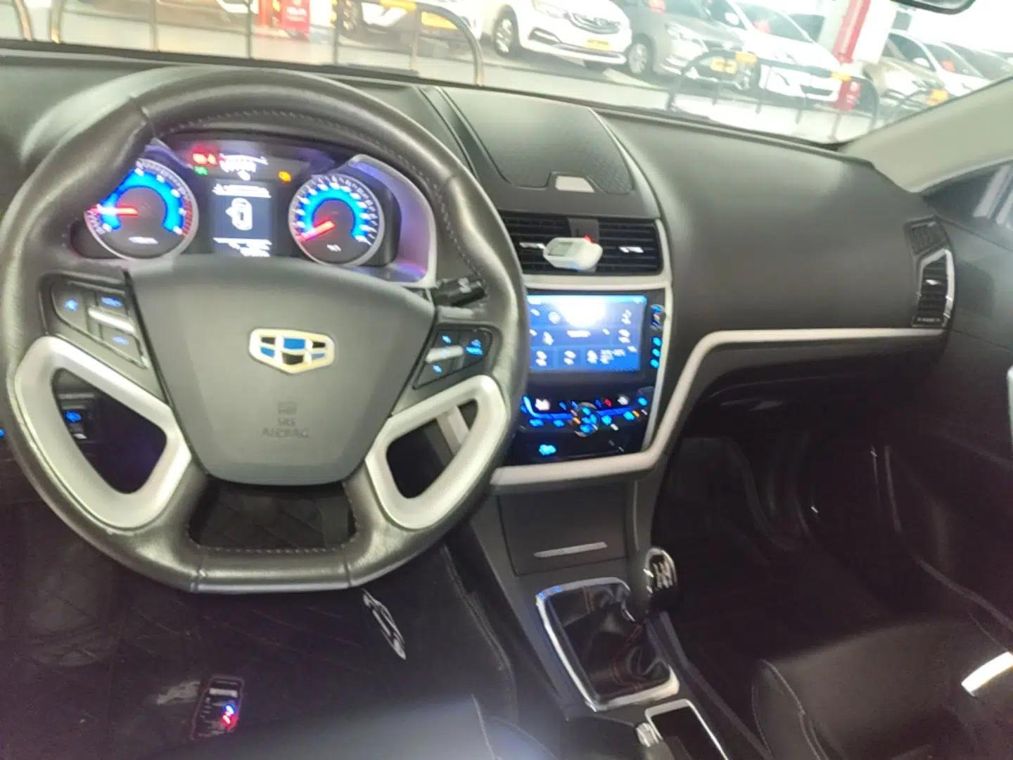 Geely Auto Emgrand 2016 Sedan 1.5L Manual Upward Edition — миниатюра 12