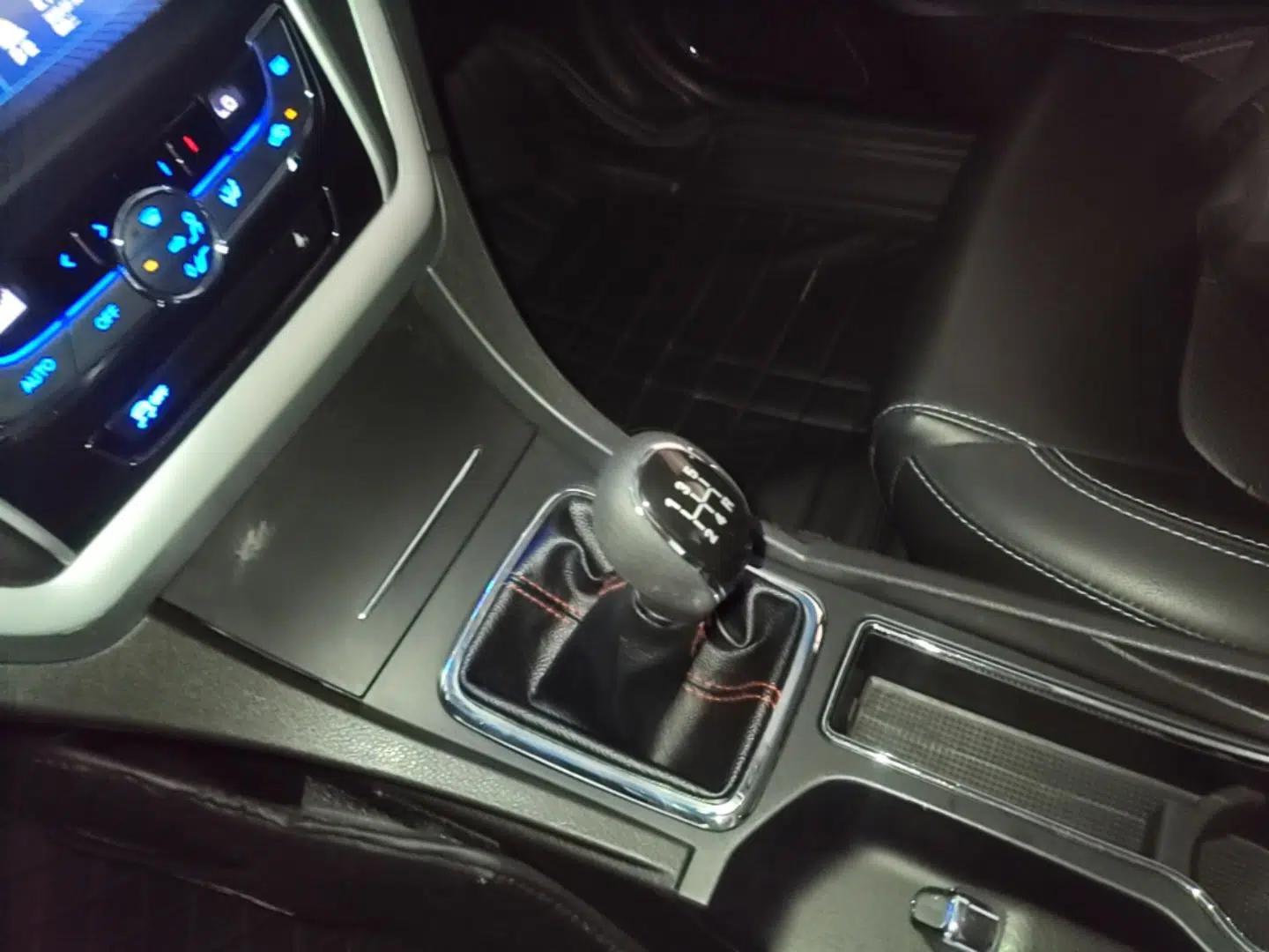 Geely Auto Emgrand 2016 Sedan 1.5L Manual Upward Edition — миниатюра 16
