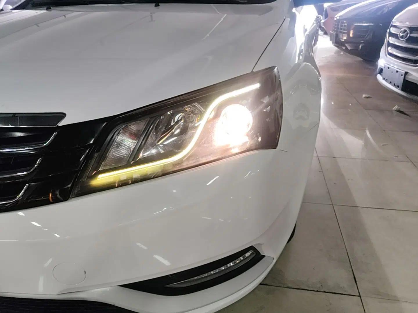 Geely Auto Emgrand 2016 Sedan 1.5L Manual Upward Edition — миниатюра 8