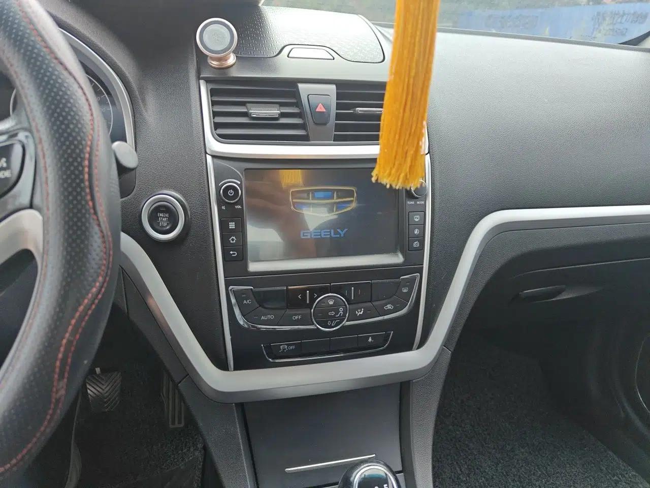 Geely Auto Emgrand 2016 Sedan 1.5L Manual Upward Edition — миниатюра 13