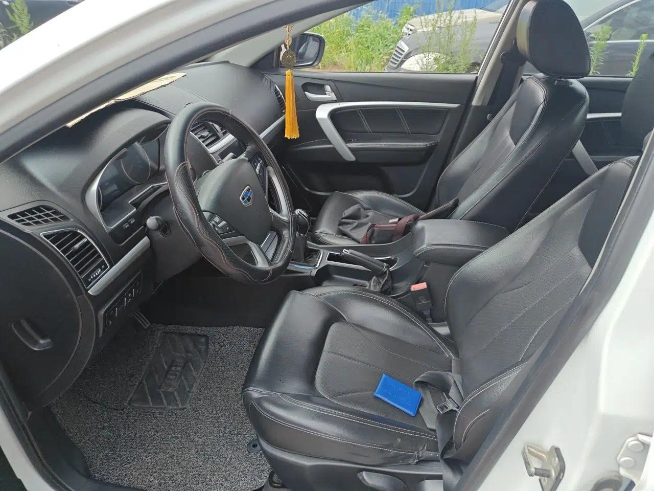 Geely Auto Emgrand 2016 Sedan 1.5L Manual Upward Edition — миниатюра 15