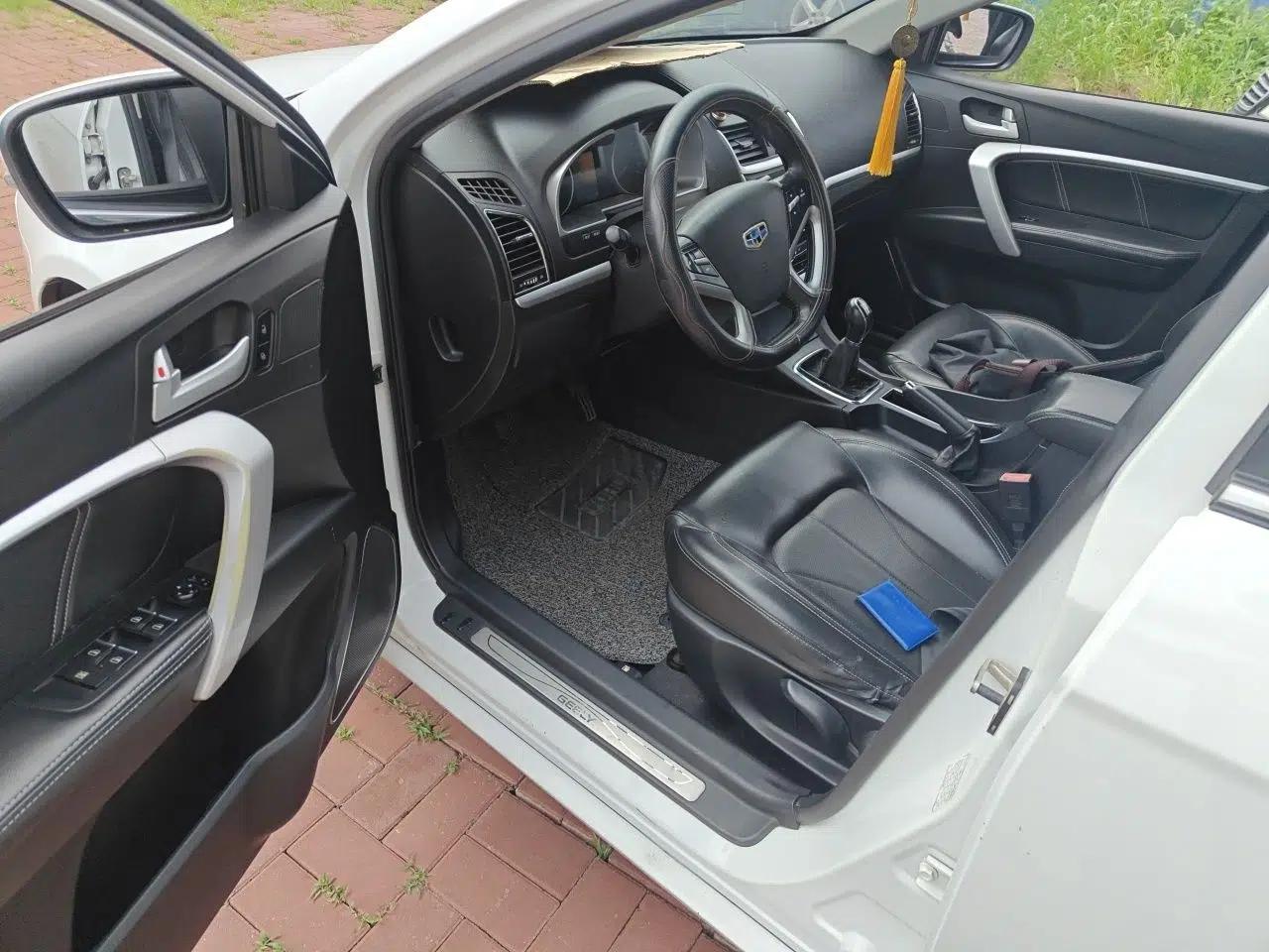 Geely Auto Emgrand 2016 Sedan 1.5L Manual Upward Edition — миниатюра 16