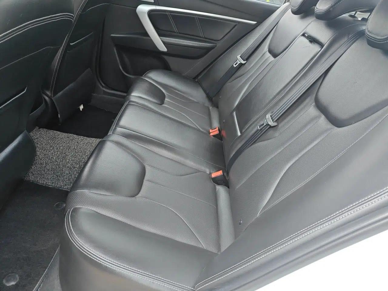 Geely Auto Emgrand 2016 Sedan 1.5L Manual Upward Edition — миниатюра 17