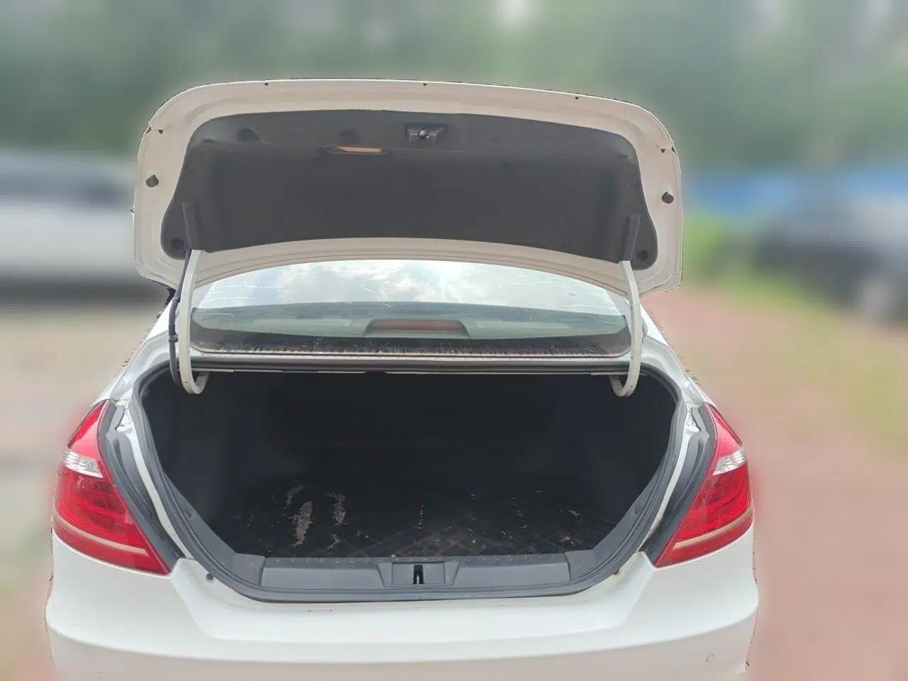 Geely Auto Emgrand 2016 Sedan 1.5L Manual Upward Edition — миниатюра 19