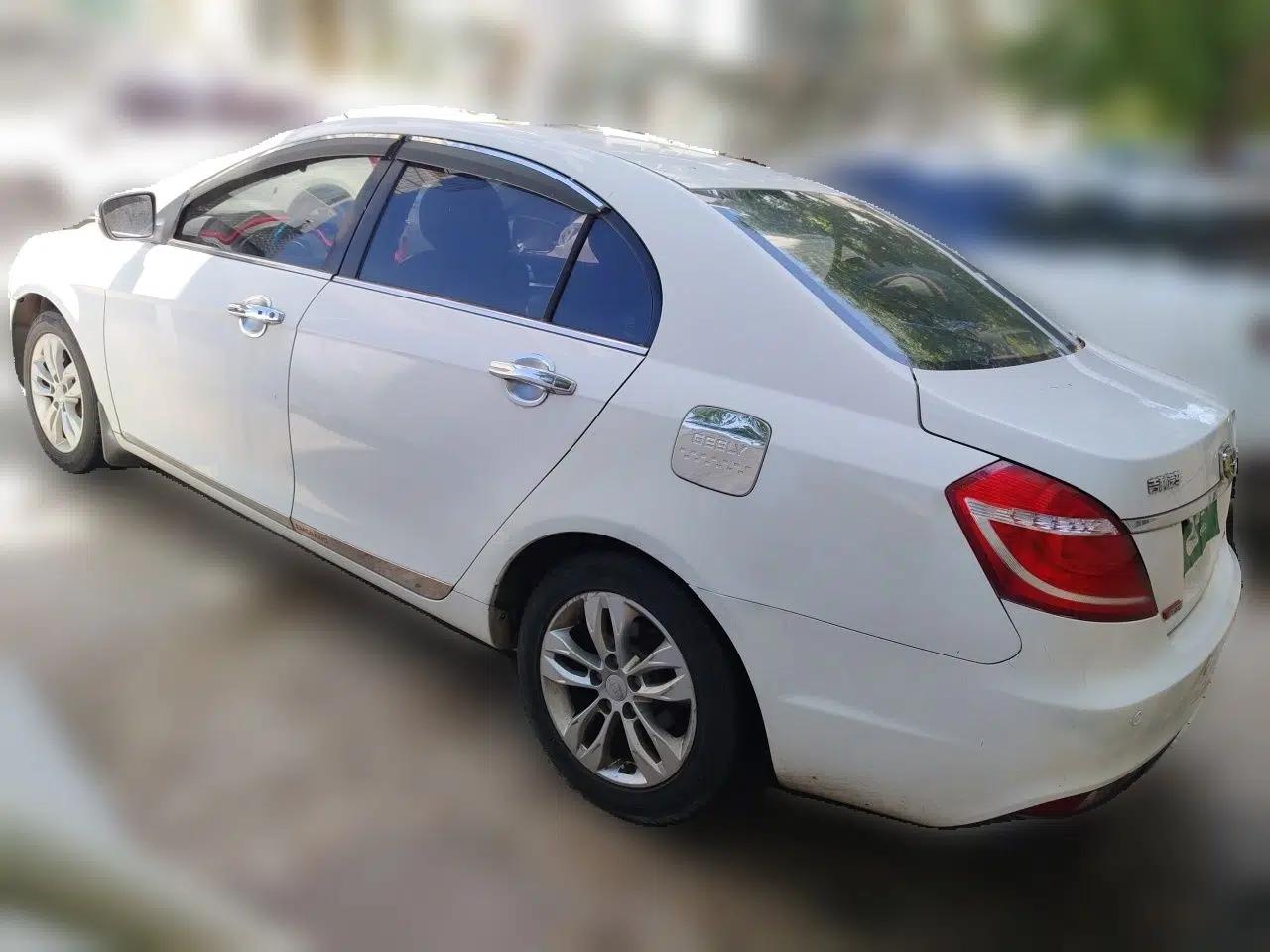Geely Auto Emgrand 2014 Sedan 1.3T Manual Luxury Model — миниатюра 4
