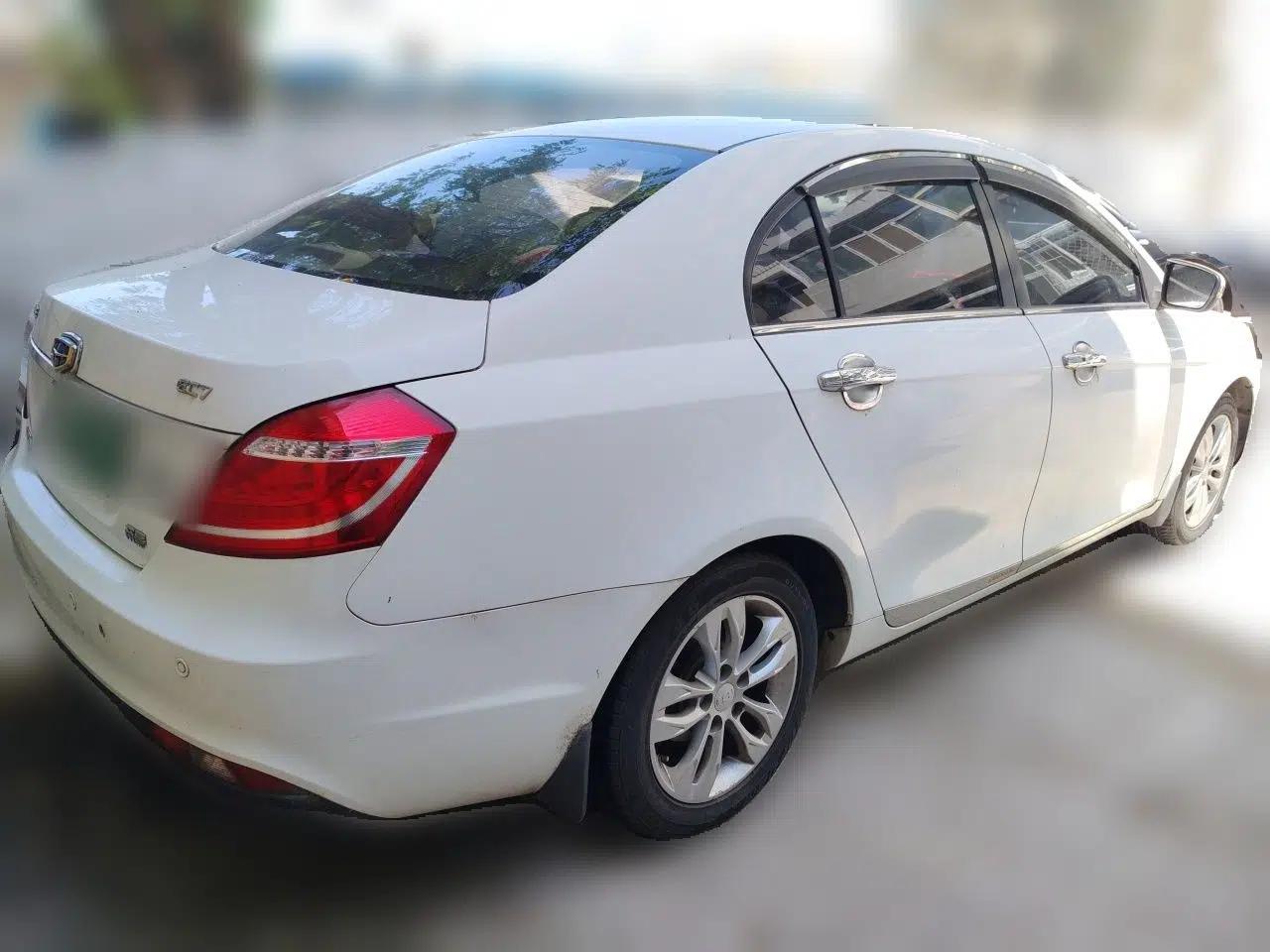 Geely Auto Emgrand 2014 Sedan 1.3T Manual Luxury Model — миниатюра 5