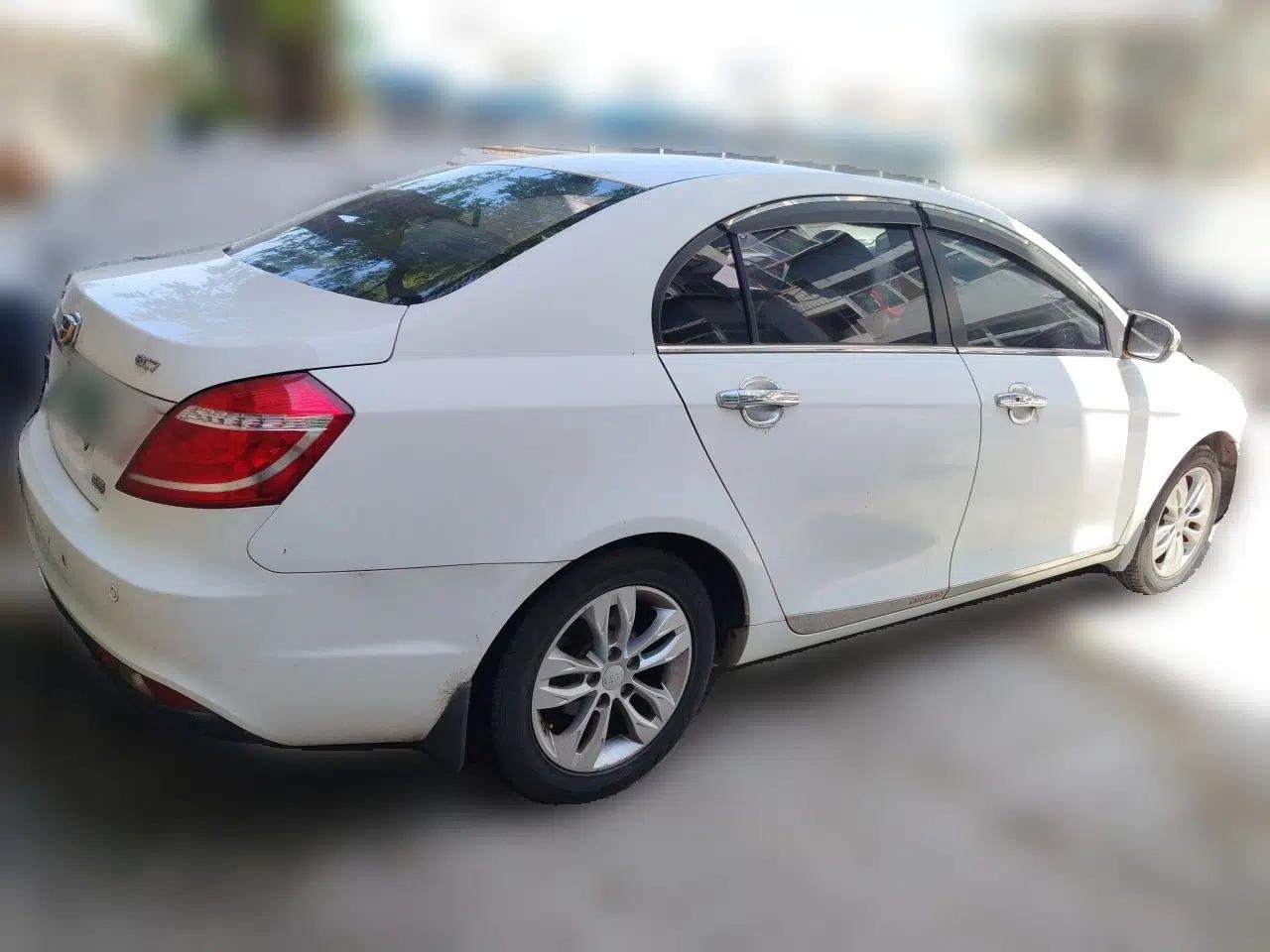 Geely Auto Emgrand 2014 Sedan 1.3T Manual Luxury Model — миниатюра 6