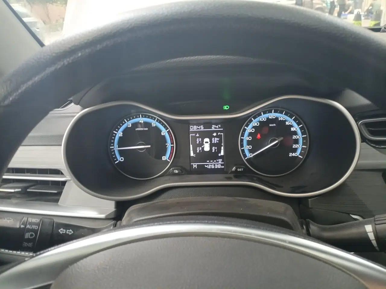 Geely Auto Emgrand 2021 UP 1.5L Manual Luxury Model — миниатюра 8
