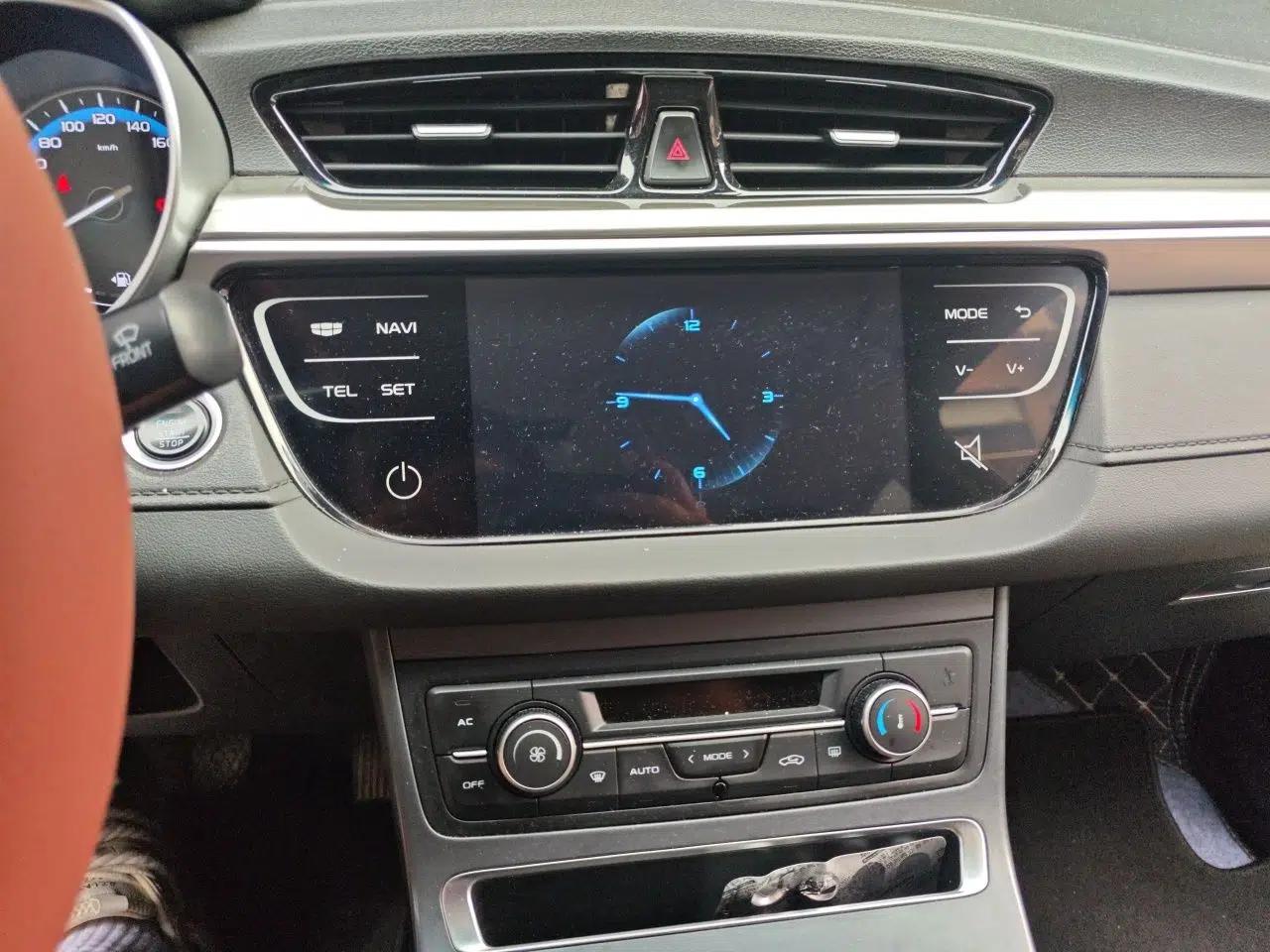 Geely Auto Emgrand 2019 Leading Edition 1.5L Manual Luxury Model China VI Standard — миниатюра 13