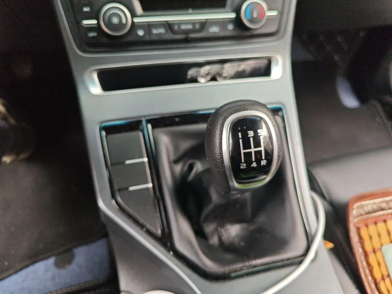 Geely Auto Emgrand 2019 Leading Edition 1.5L Manual Luxury Model China VI Standard — миниатюра 14