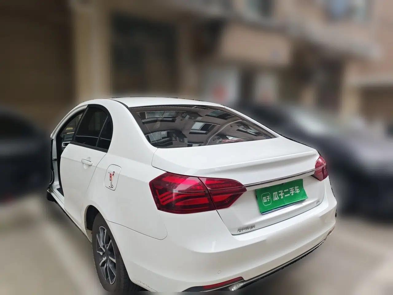Geely Auto Emgrand 2019 Leading Edition 1.5L Manual Luxury Model China VI Standard — миниатюра 4