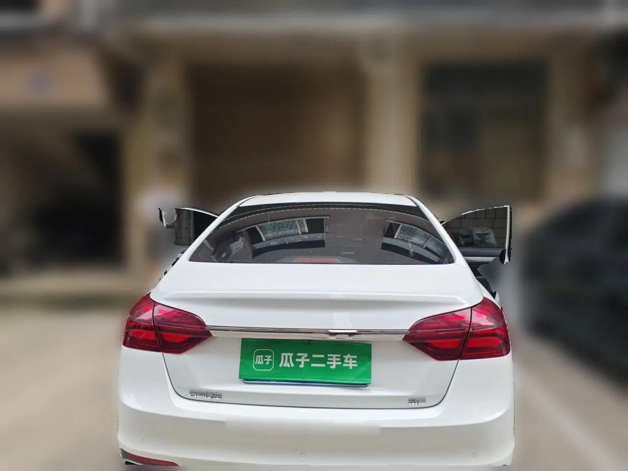 Geely Auto Emgrand 2019 Leading Edition 1.5L Manual Luxury Model China VI Standard — миниатюра 5