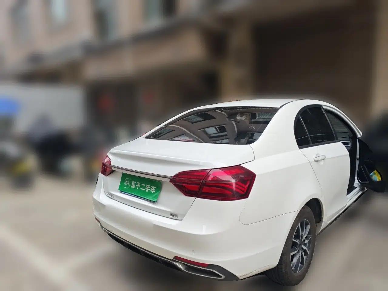 Geely Auto Emgrand 2019 Leading Edition 1.5L Manual Luxury Model China VI Standard — миниатюра 6