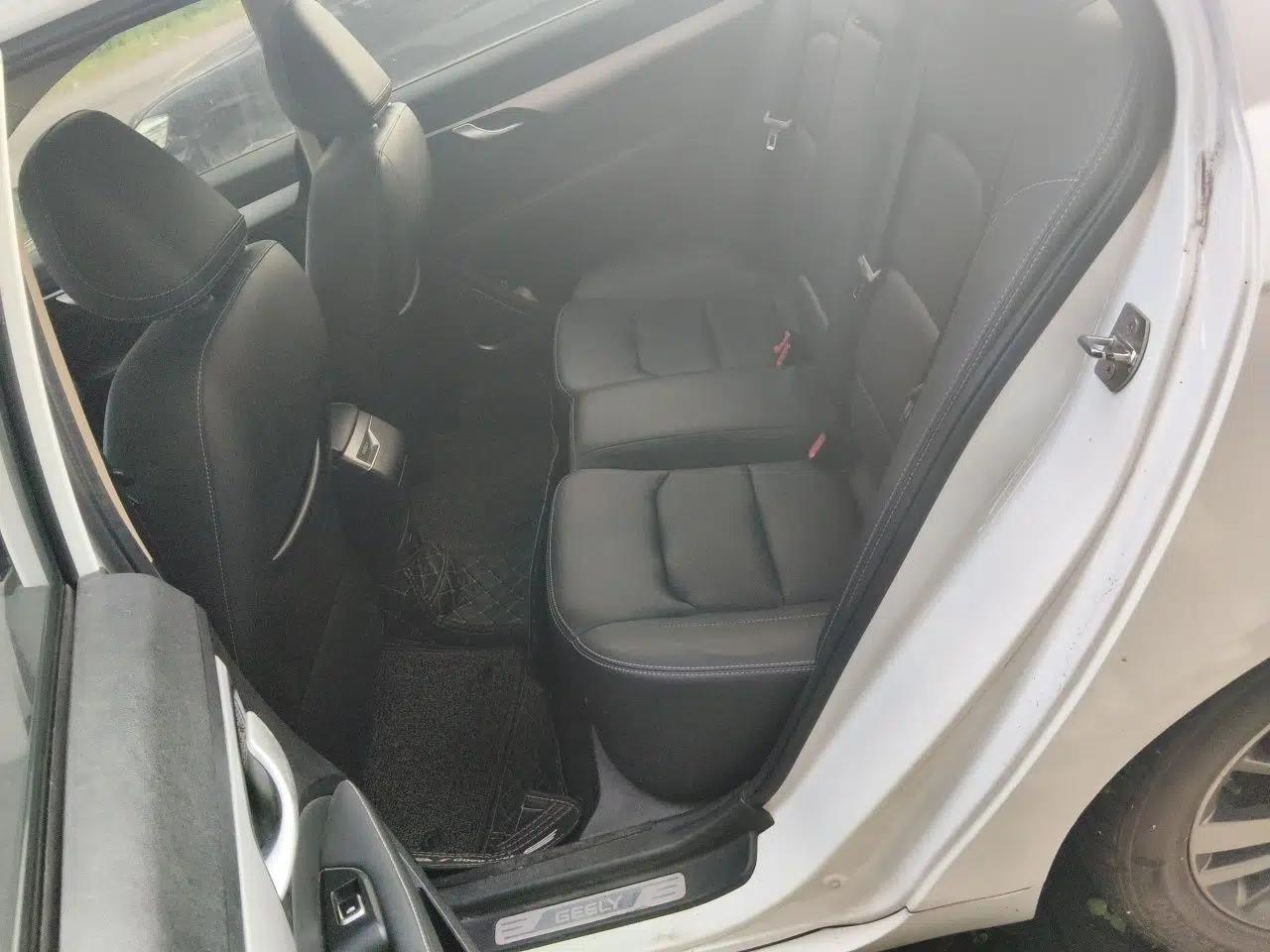 Geely Auto Emgrand 2018 1.5L CVT Upward Connect Edition — миниатюра 17