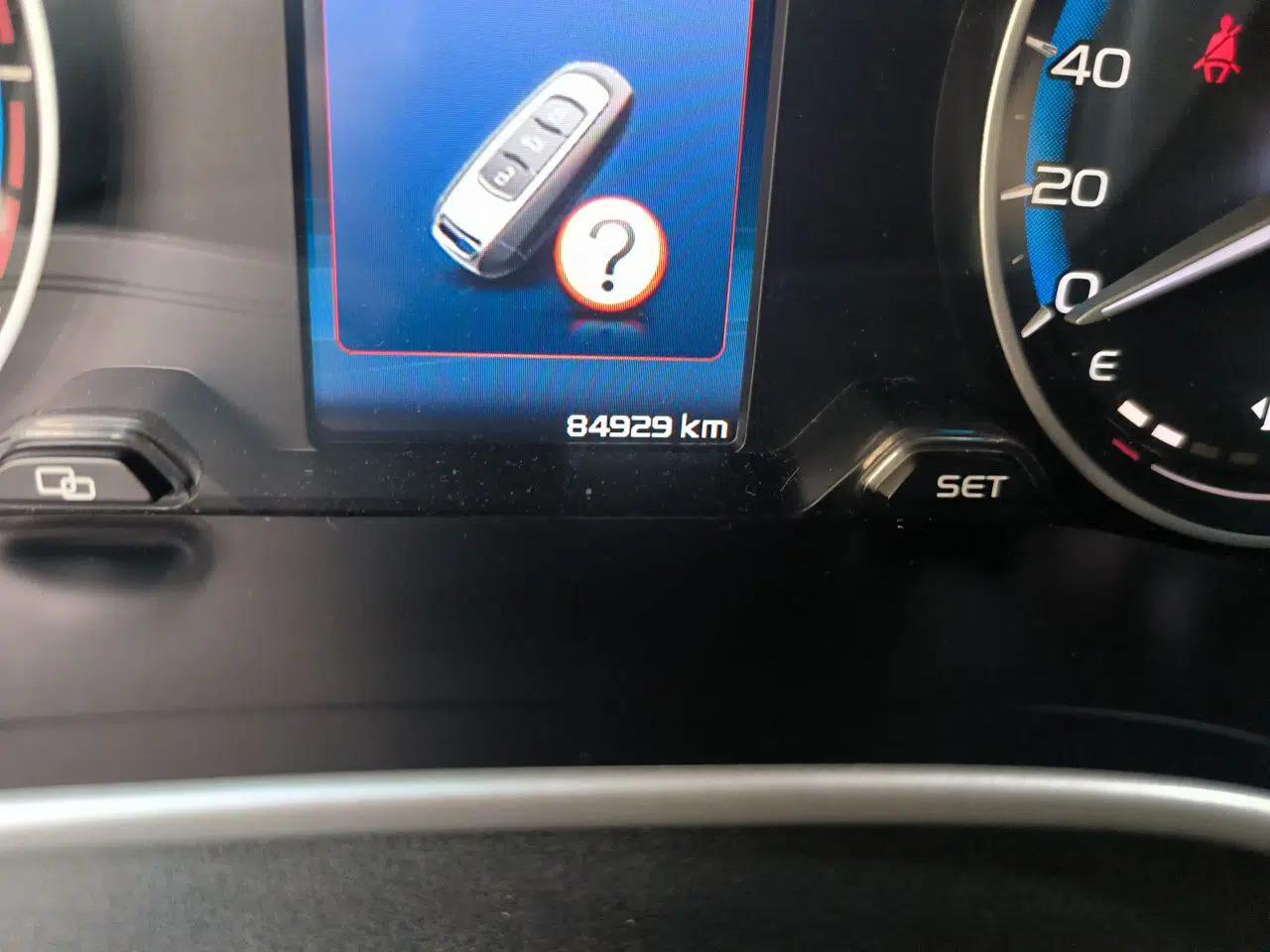 Geely Auto Emgrand 2019 Leading Edition 1.5L Manual Luxury Model China V Standard — миниатюра 12