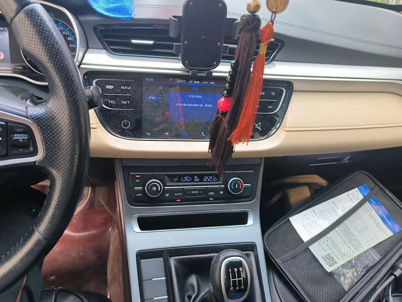 Geely Auto Emgrand 2019 Leading Edition 1.5L Manual Luxury Model China V Standard — миниатюра 13