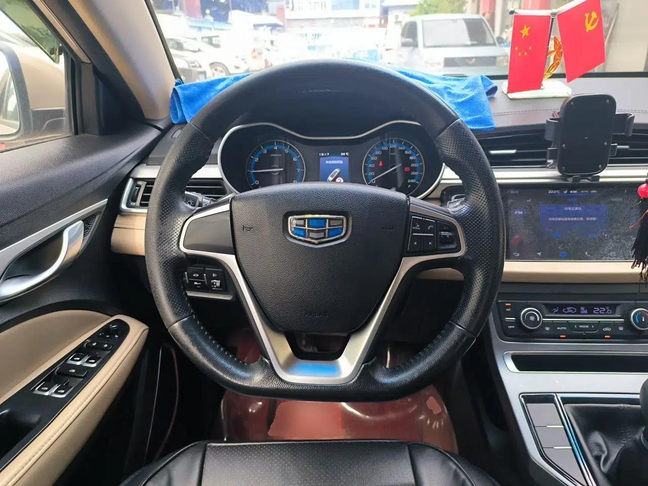 Geely Auto Emgrand 2019 Leading Edition 1.5L Manual Luxury Model China V Standard — миниатюра 10