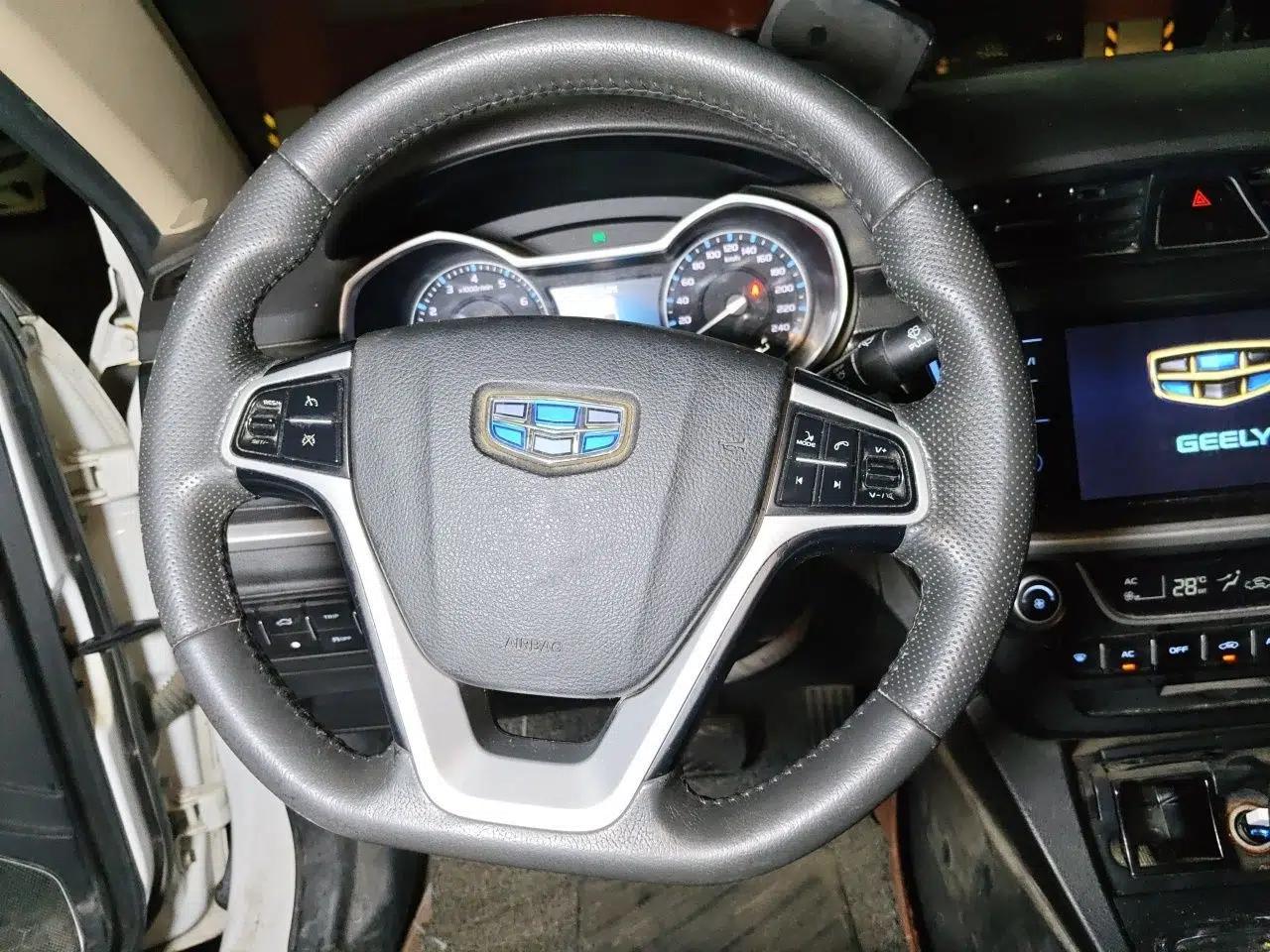 Geely Auto Emgrand 2017 Sedan Million Edition 1.5L CVT Upward Version — миниатюра 10