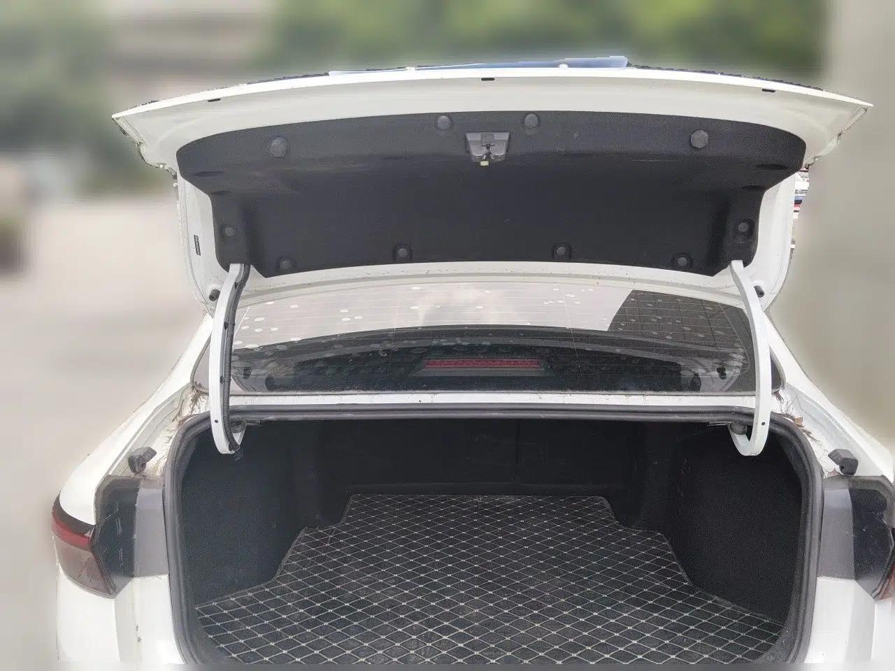Geely Auto Emgrand 2023 4th Generation Champion Edition 1.5L Manual Luxury Model — миниатюра 19