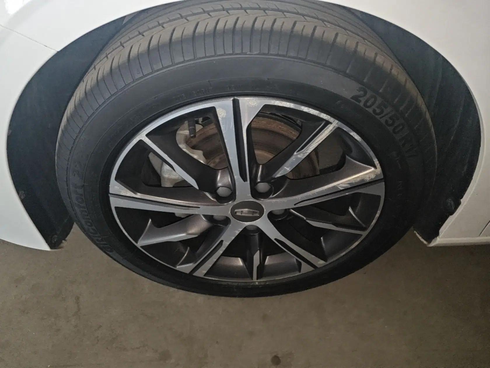 Geely Auto Emgrand 2022 4th Generation 1.5L CVT Flagship Model — миниатюра 10