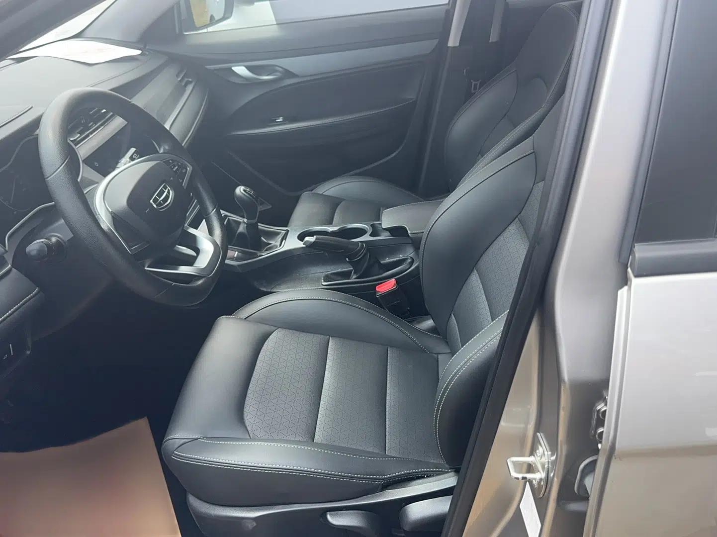 Geely Auto Emgrand 2020 1.5L Manual Luxury Model — миниатюра 11