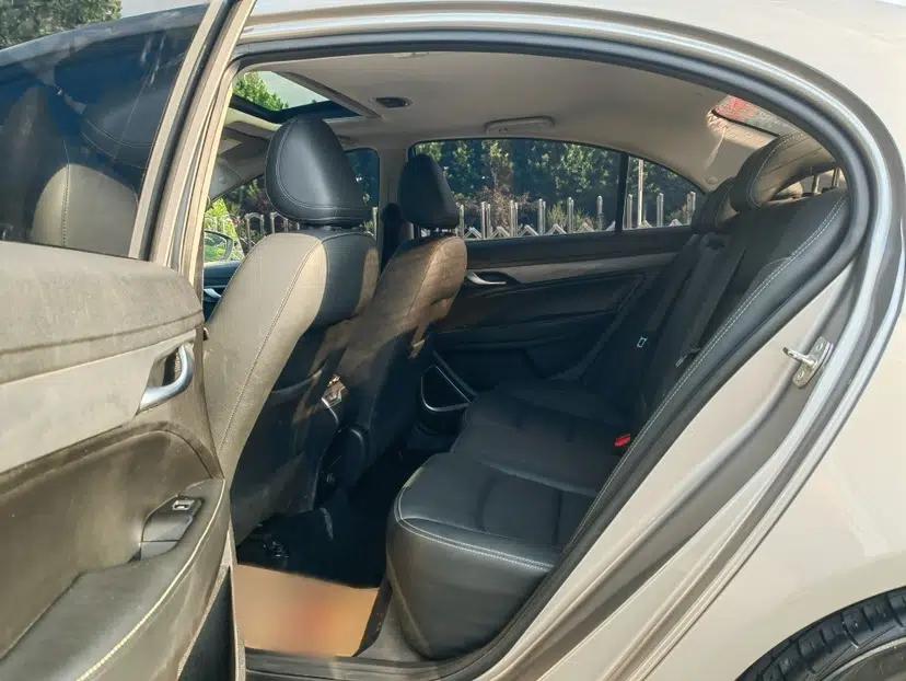 Geely Auto Emgrand 2020 1.5L Manual Luxury Model — миниатюра 14