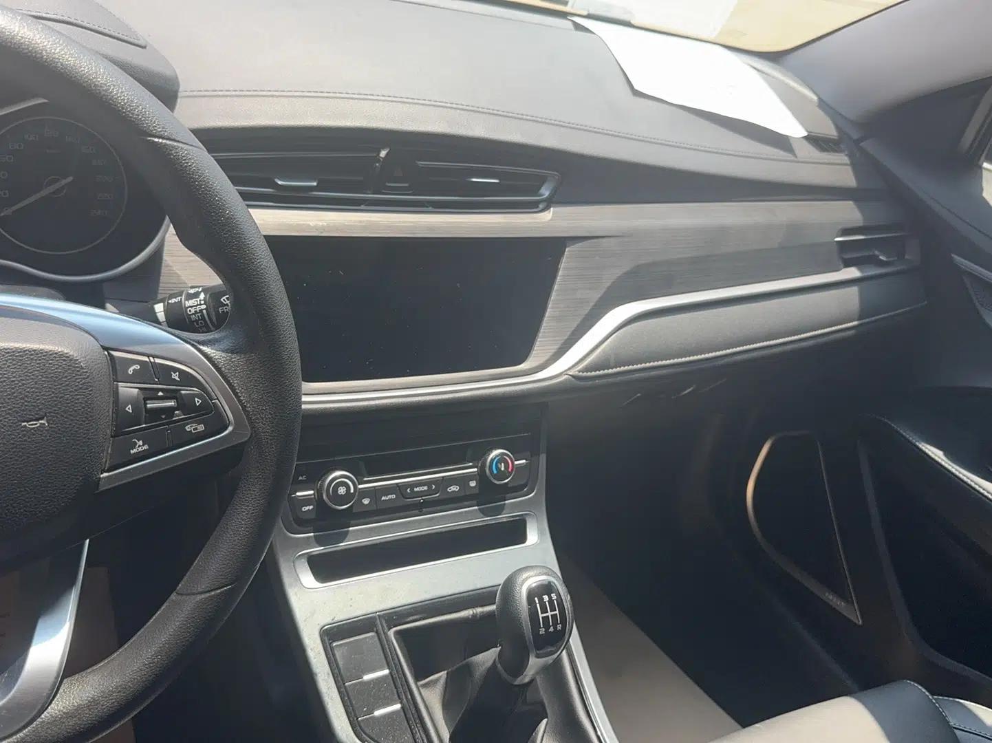 Geely Auto Emgrand 2020 1.5L Manual Luxury Model — миниатюра 10