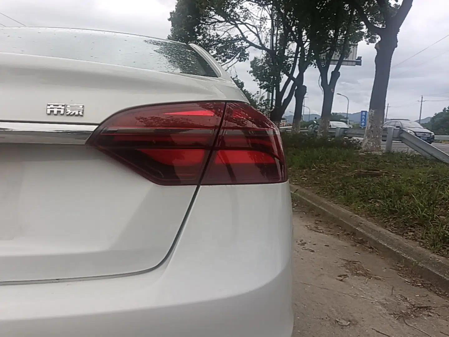 Geely Auto Emgrand 2018 1.5L CVT Upward Connect Edition — миниатюра 14