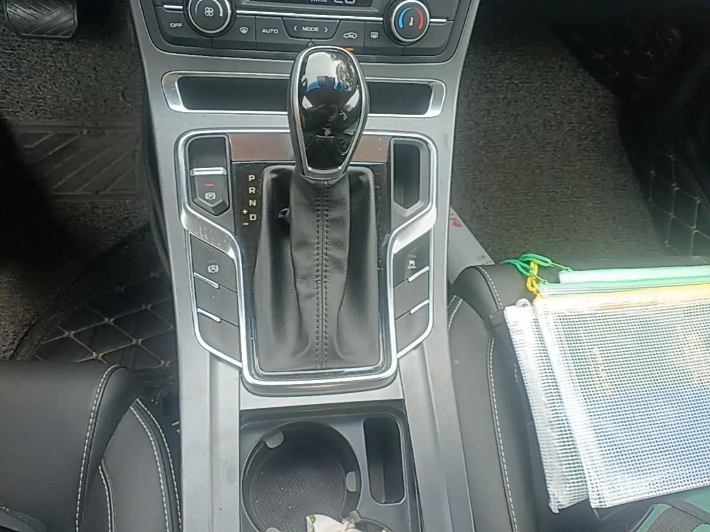 Geely Auto Emgrand 2018 1.5L CVT Upward Connect Edition — миниатюра 21
