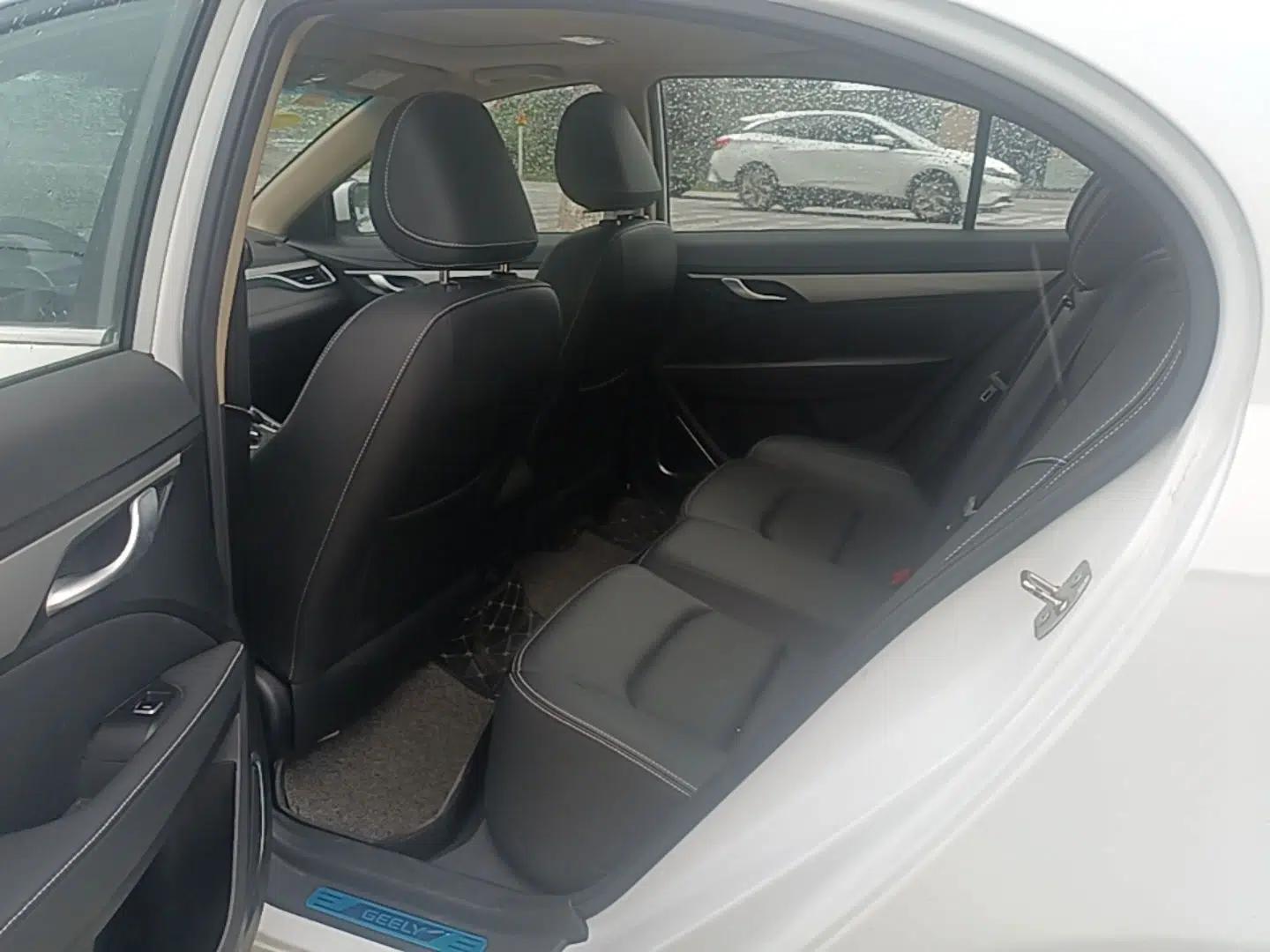 Geely Auto Emgrand 2018 1.5L CVT Upward Connect Edition — миниатюра 25