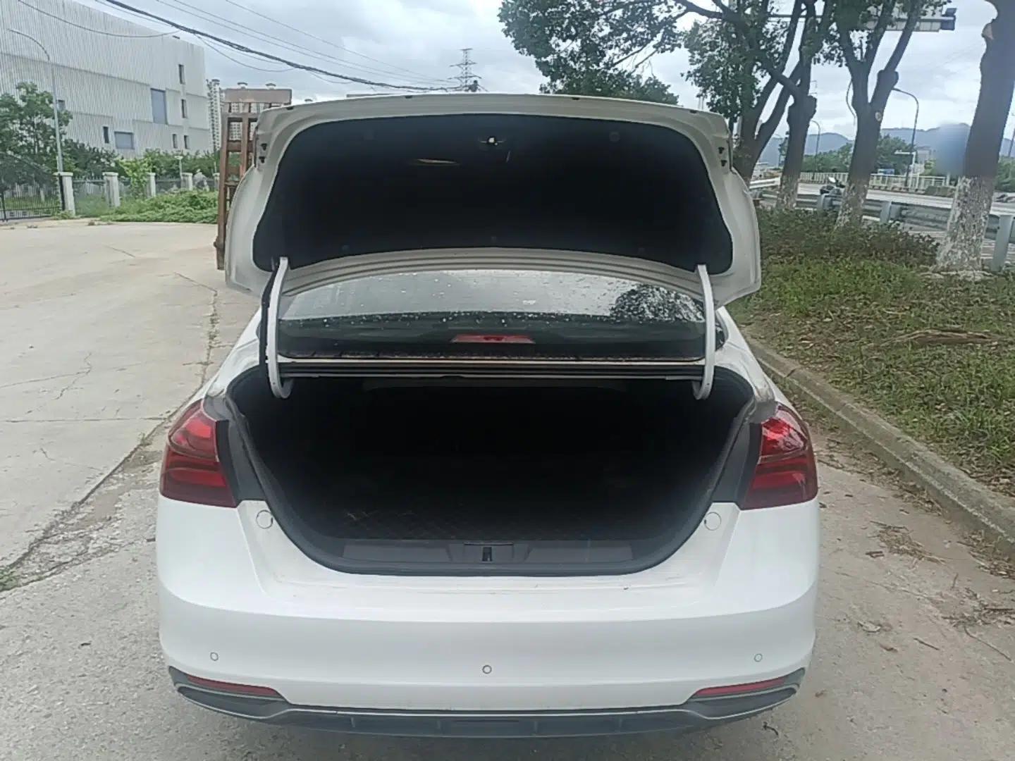 Geely Auto Emgrand 2018 1.5L CVT Upward Connect Edition — миниатюра 27