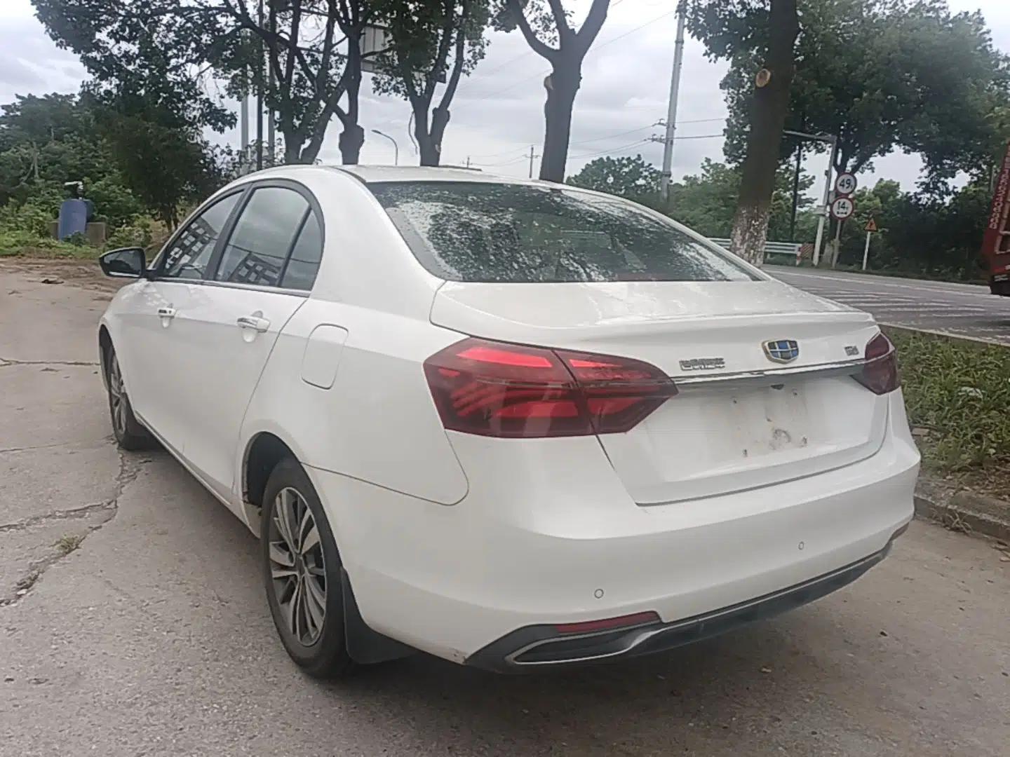Geely Auto Emgrand 2018 1.5L CVT Upward Connect Edition — миниатюра 4