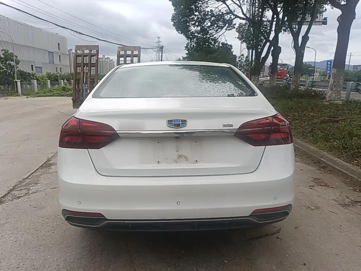 Geely Auto Emgrand 2018 1.5L CVT Upward Connect Edition — миниатюра 5