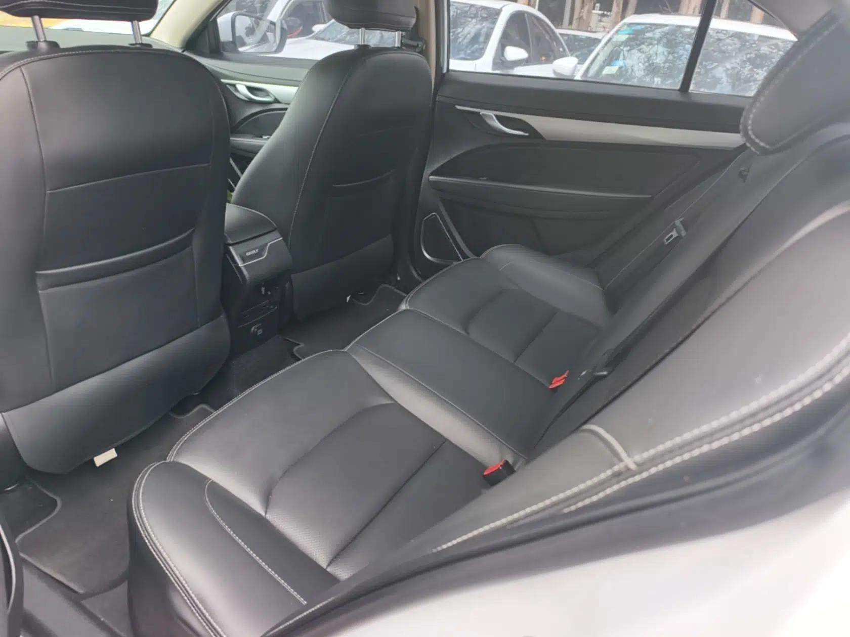 Geely Auto Emgrand 2018 1.5L CVT Upward Connect Edition — миниатюра 25
