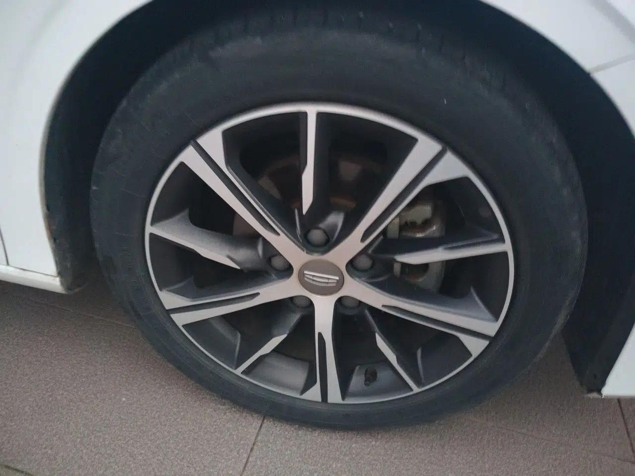 Geely Auto Emgrand 2022 4th Generation 1.5L CVT Flagship Model — миниатюра 8