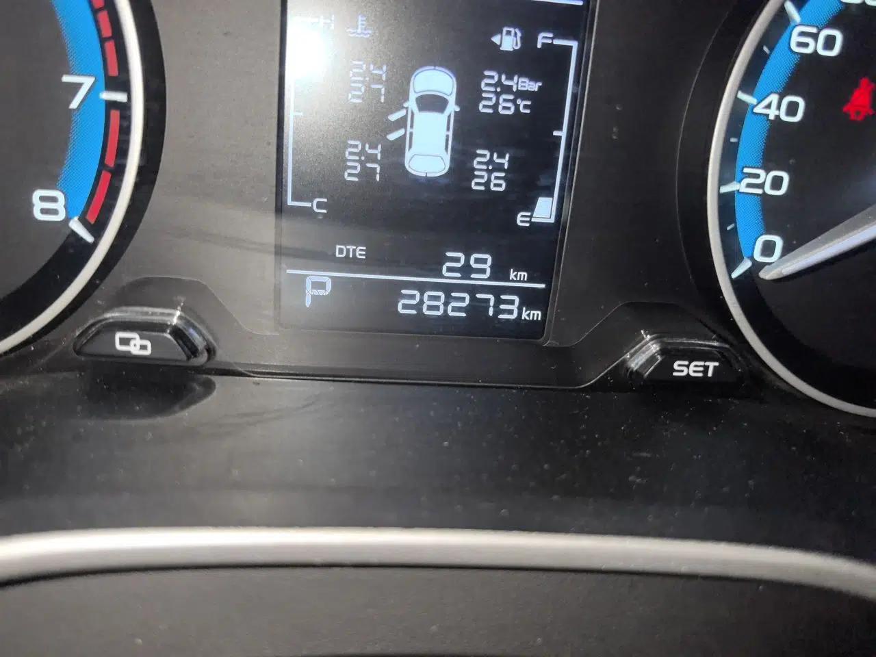 Geely Auto Emgrand 2021 UP 1.5L CVT Luxury Model — миниатюра 12
