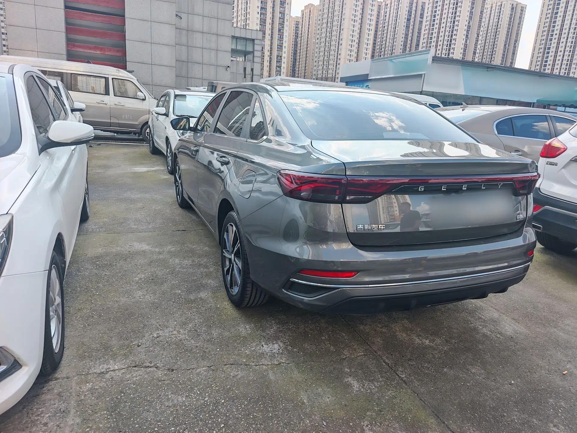 Geely Auto Emgrand 2025 4th Generation 1.5L CVT Luxury Version — миниатюра 5