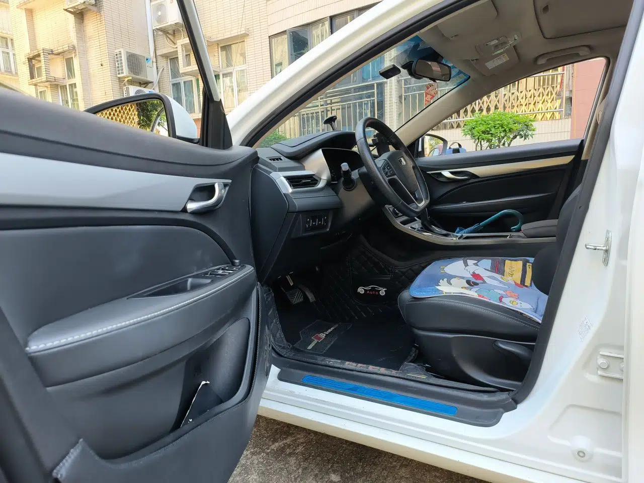 Geely Auto Emgrand 2018 1.5L CVT Upward Connect Edition — миниатюра 16