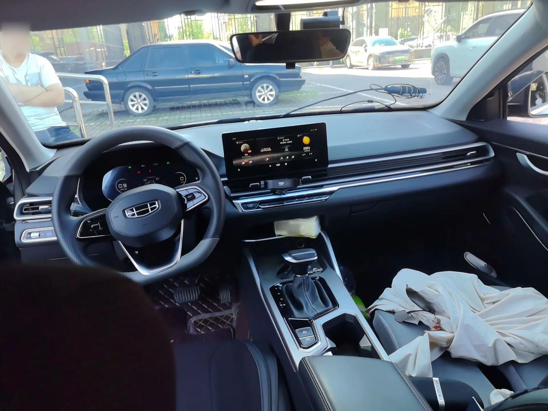 Geely Auto Emgrand 2022 4th Generation 1.5L CVT Luxury Model — миниатюра 9