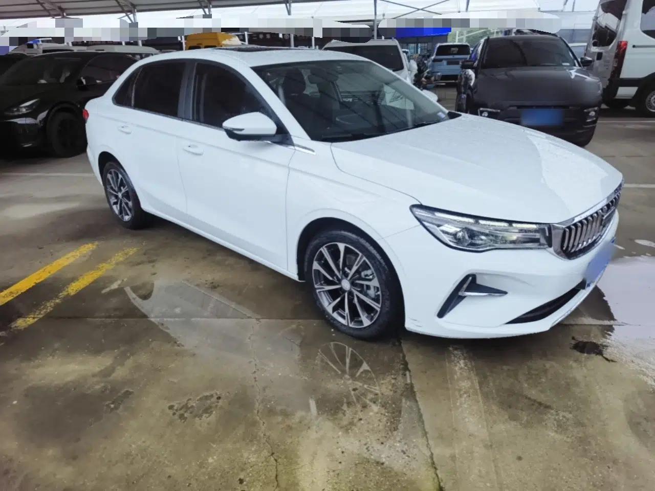 Geely Auto Emgrand 2025 4th Generation 1.5L CVT Luxury Version — миниатюра 12